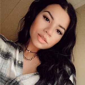 Meet your Posher, Rozlyn